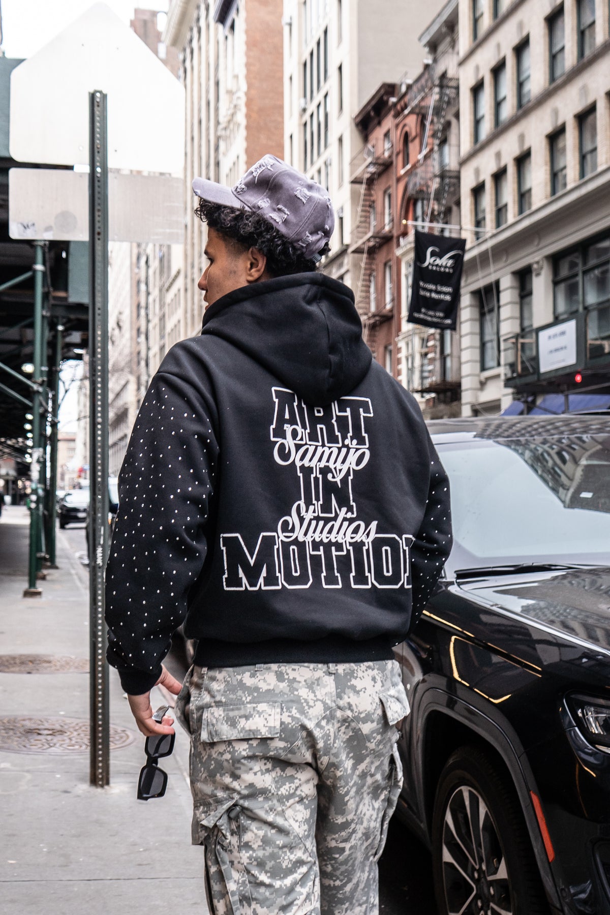 “ART IN MOTION” COLLECTION