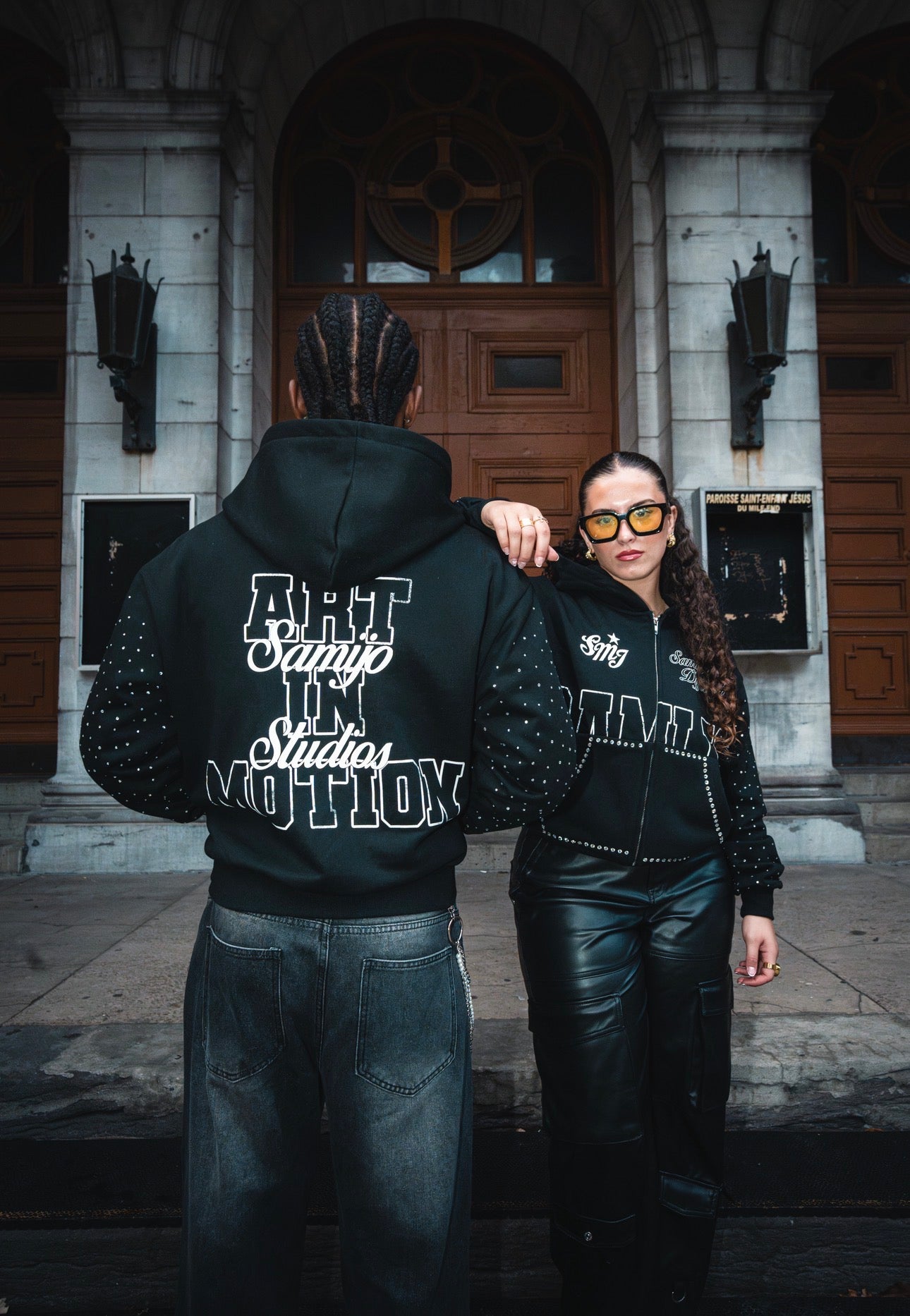 ART IN MOTION ZIP UP